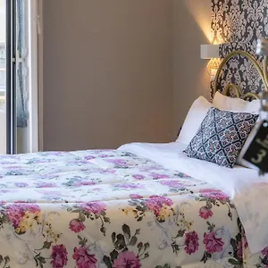 https://bb-tra-letna-e-il-mare-2.taorminaitalyhotels.com