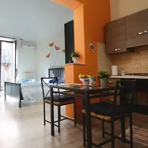 Apartament Il Loft Con Balconcino, Katania