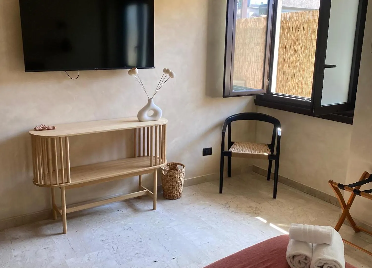 Taga Suites Aeroporto di Catania Fontana Rossa Affittacamere