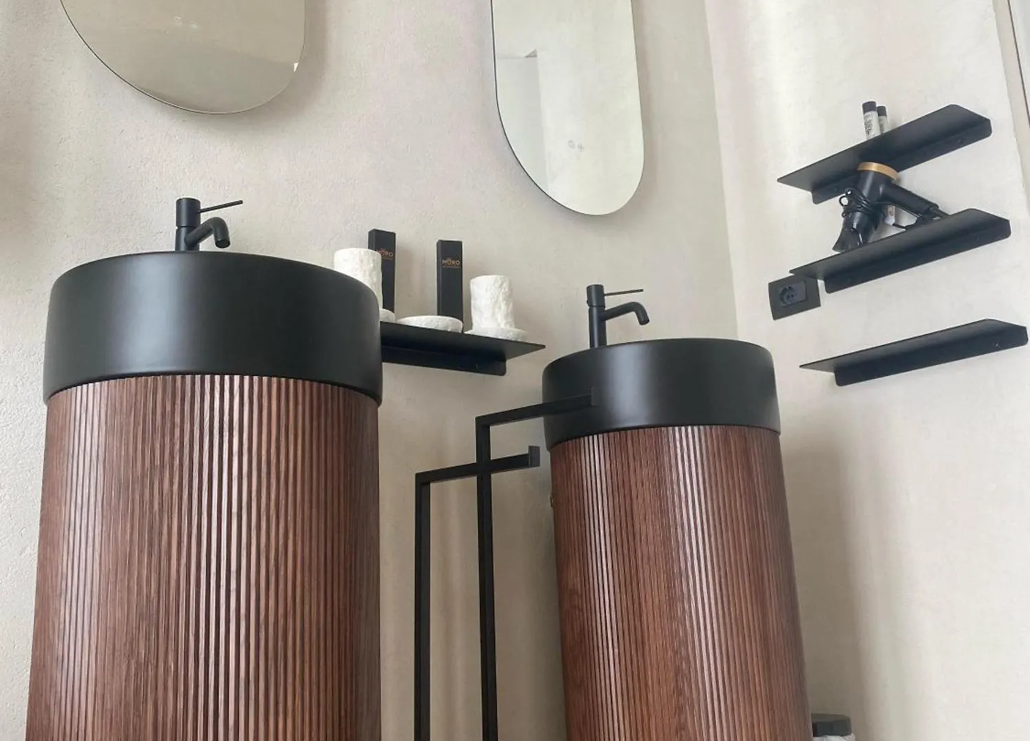 Taga Suites Aeroporto di Catania Fontana Rossa Affittacamere
